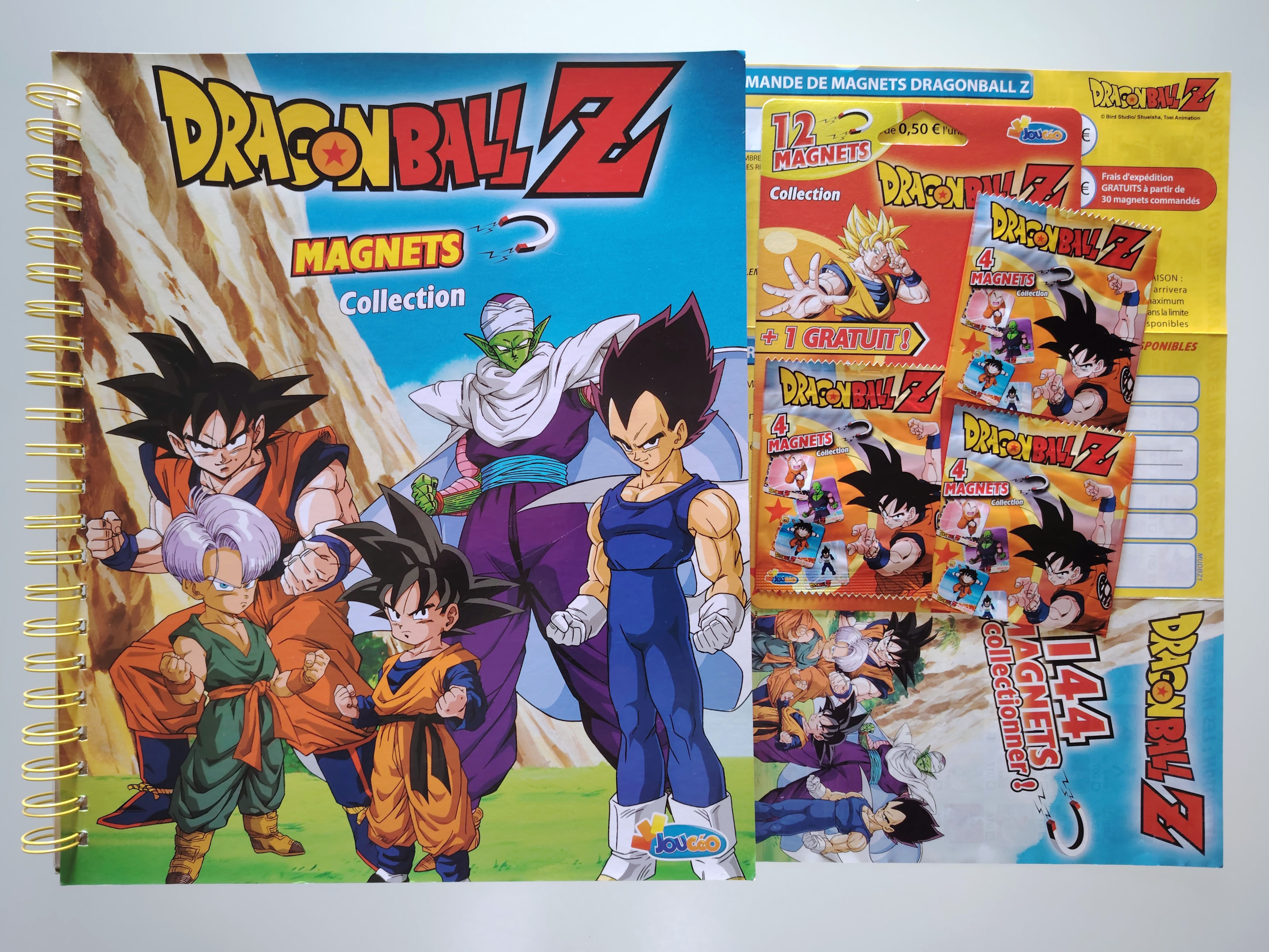 Dragon Ball Z Magnets Collection's binder with 68 magnets (2009)