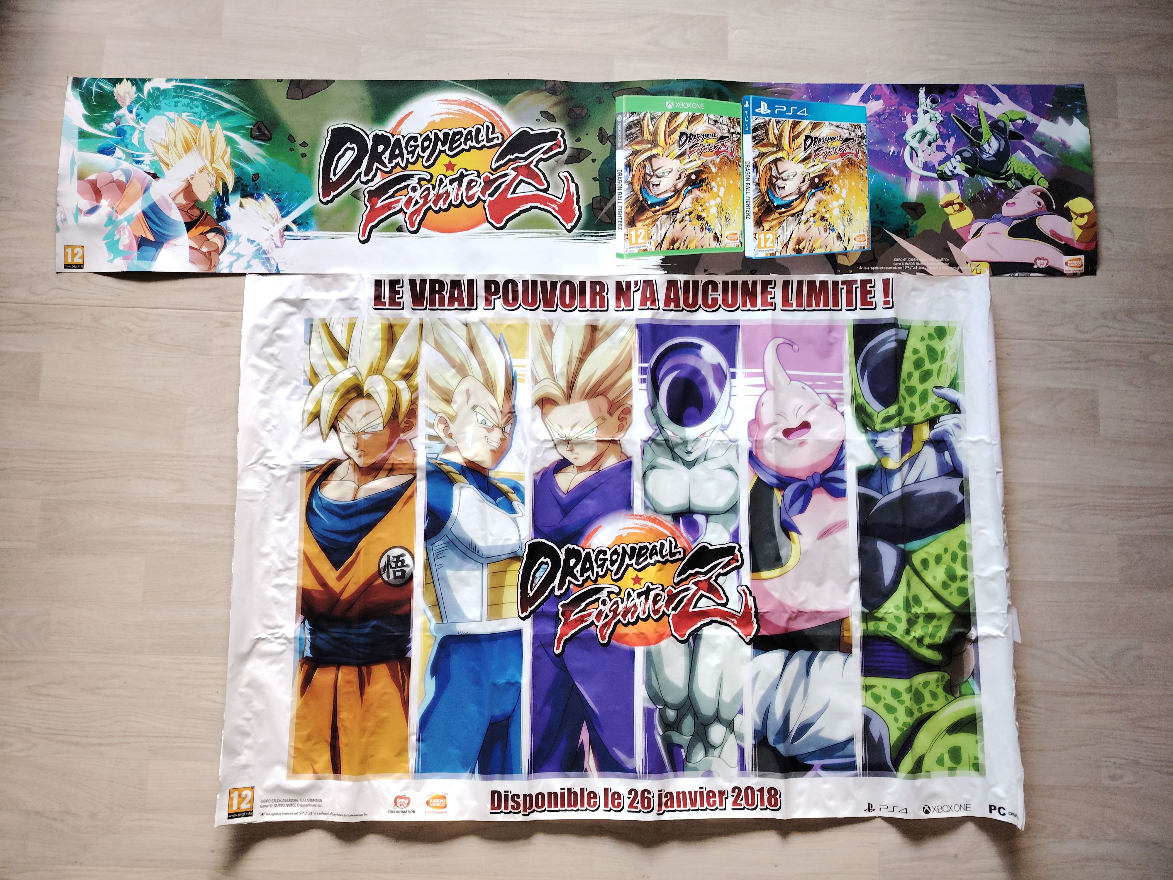 Set of one giant banner and one PVC mat Dragon Ball FighterZ promotional items  (2018)